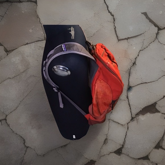 Patagonia Black Hole Pack 25L Backpack Rare Turkish Red (Read Description) - Picture 2 of 11